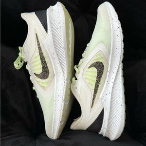 NEW Nike Womens Downshifter 10 SE CI9985-100 Running Shoes Sneakers